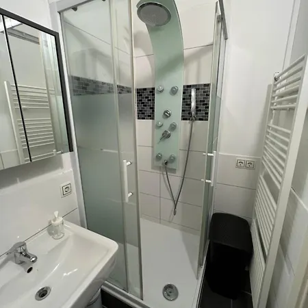 Schöne Am Dülkener Bahnhof Vi01 Bis Vi09 Apartment